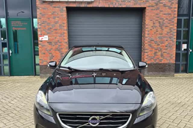 Volvo V40 (2013) thumbnail 2