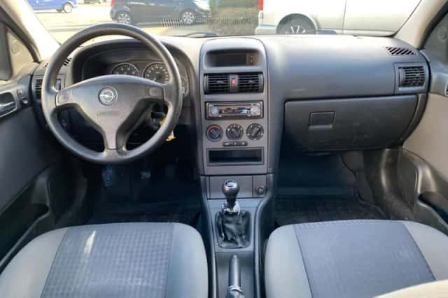 Opel Astra (2004) thumbnail 3