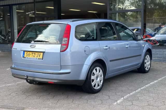 Ford Focus (2007) thumbnail 4