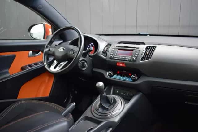 Kia Sportage (2010) thumbnail 2