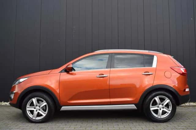 Kia Sportage (2010) thumbnail 3