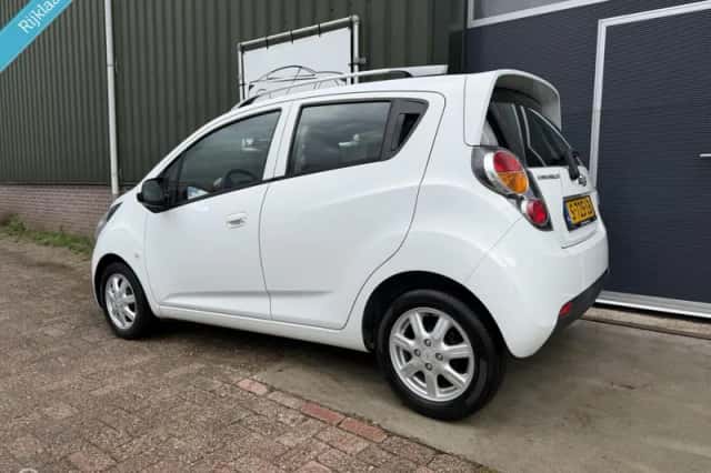 Chevrolet Spark (2012) thumbnail 2