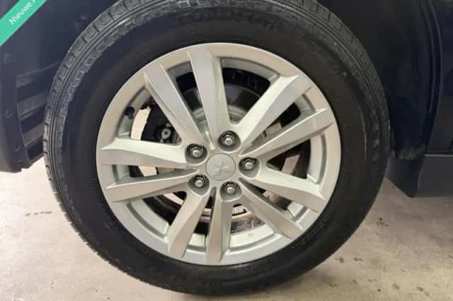 Mitsubishi ASX (2011) thumbnail 3
