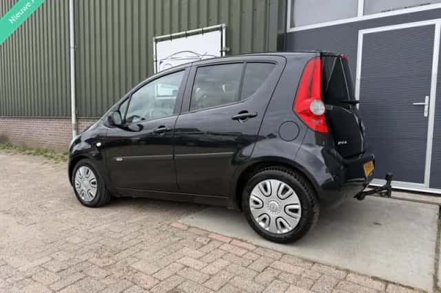 Opel Agila (2011) thumbnail 3