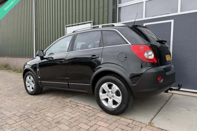 Opel Antara (2008) thumbnail 3
