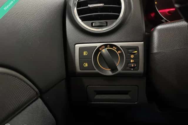 Opel Antara (2008) thumbnail 5
