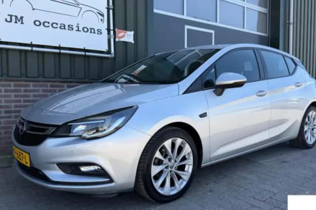 Opel Astra (2015) thumbnail 1