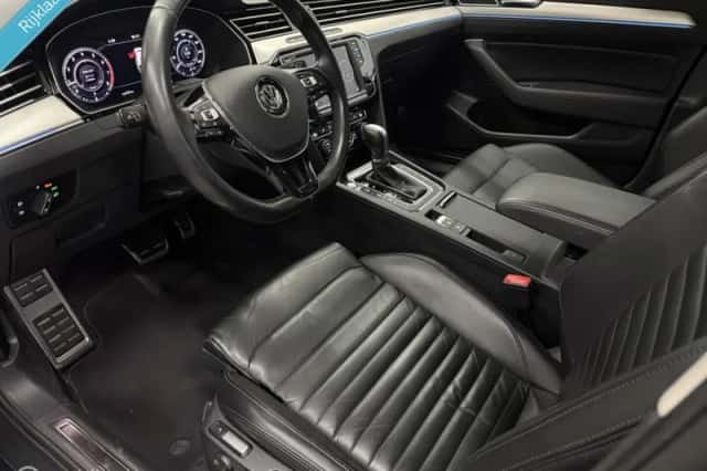 Volkswagen Passat (2016) thumbnail 4