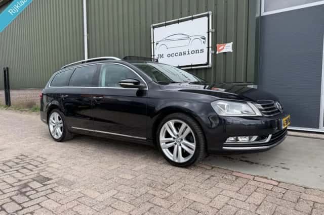 Volkswagen Passat (2011) thumbnail 6
