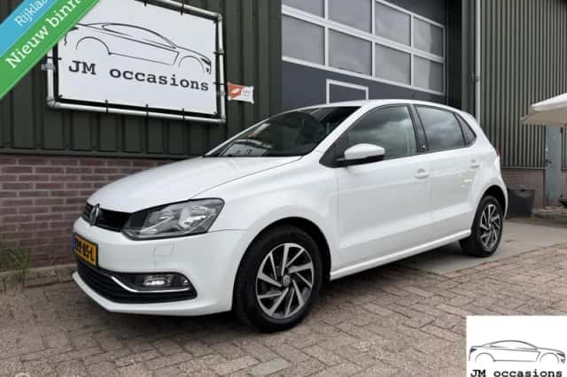 Volkswagen Polo (2017) thumbnail 2