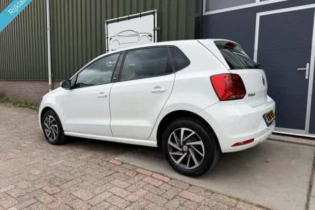 Volkswagen Polo (2017) thumbnail 3