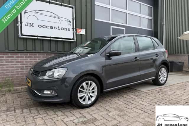 Volkswagen Polo (2014) thumbnail 2