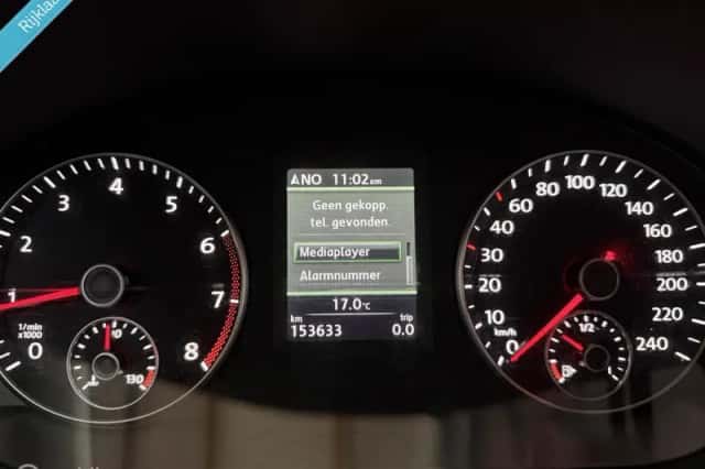 Volkswagen Touran (2012) thumbnail 4