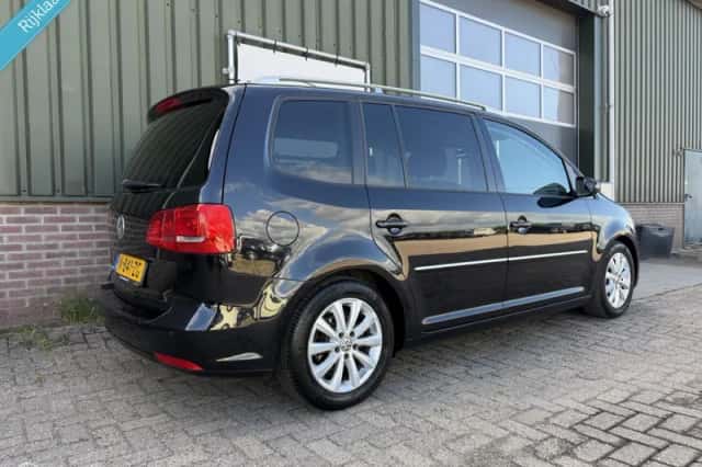 Volkswagen Touran (2012) thumbnail 6