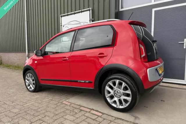 Volkswagen Up! (2014) thumbnail 5