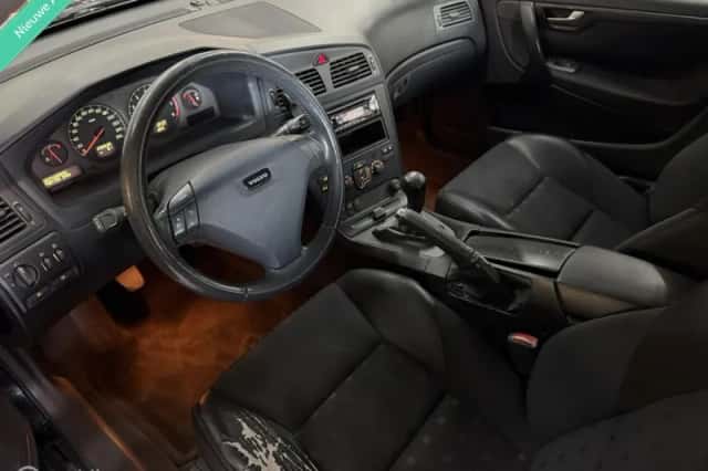 Volvo S60 (2002) thumbnail 3