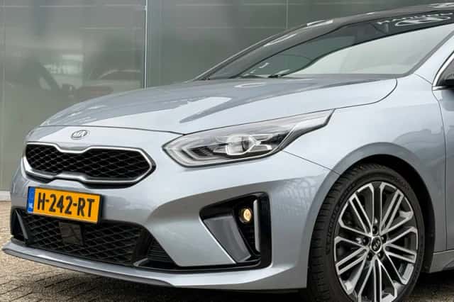 Kia Proceed (2020) thumbnail 5