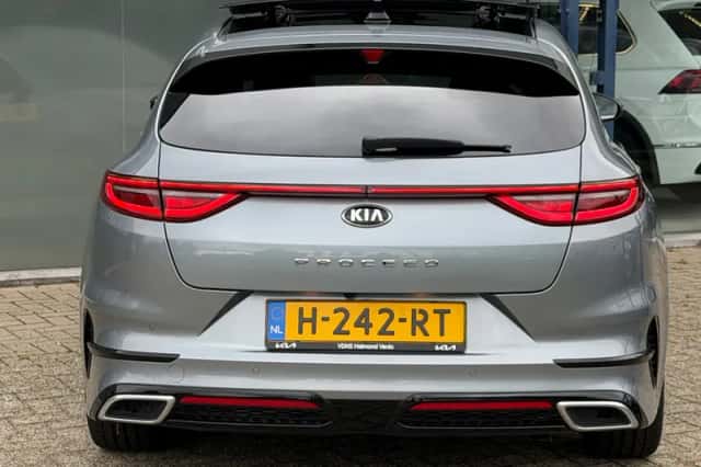 Kia Proceed (2020) thumbnail 6