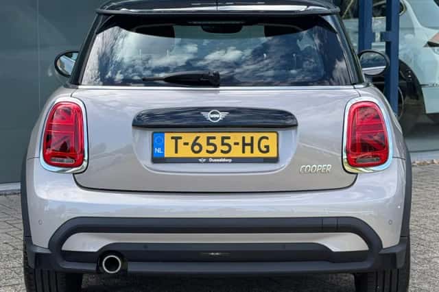 MINI Cooper (2023) thumbnail 5