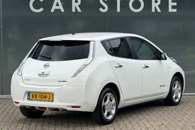 Nissan Leaf (2016) thumbnail 3
