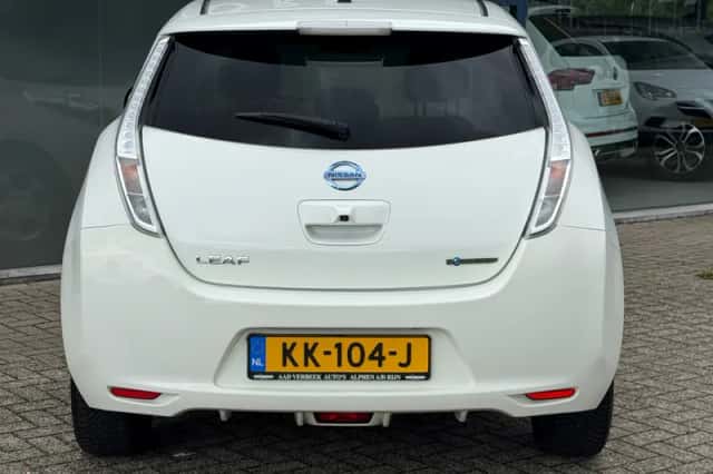 Nissan Leaf (2016) thumbnail 5