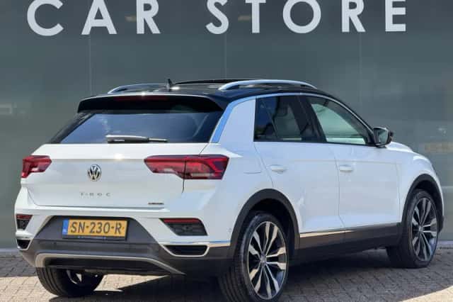 Volkswagen T-Roc (2018) thumbnail 3