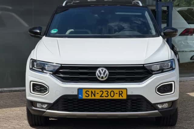 Volkswagen T-Roc (2018) thumbnail 4