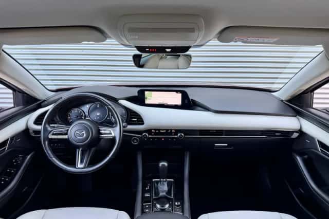 Mazda 3 (2020) thumbnail 2