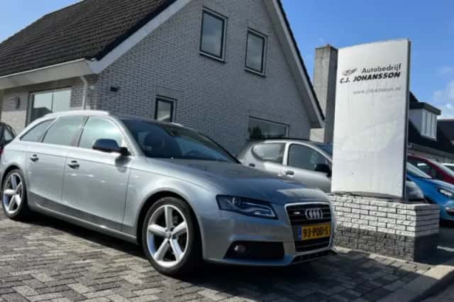 Audi A4 (2011) thumbnail 1
