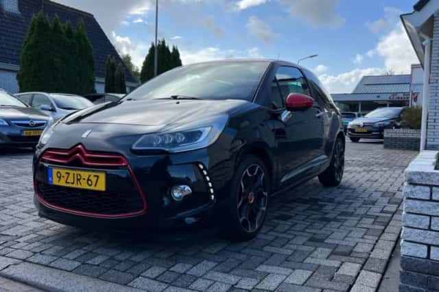 Citroën DS3 (2015) thumbnail 2