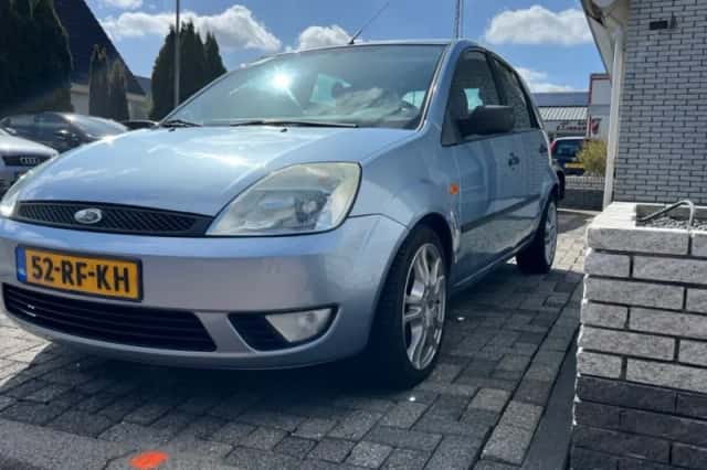 Ford Fiesta (2005) thumbnail 2