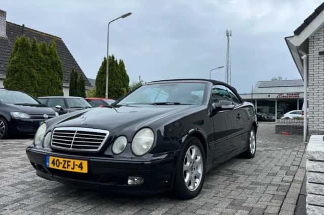 Mercedes-Benz CLK-Klasse (2002) thumbnail 3