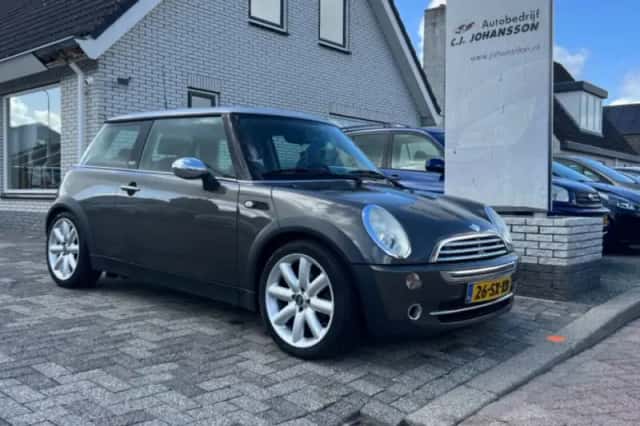 MINI Cooper (2006) thumbnail 1