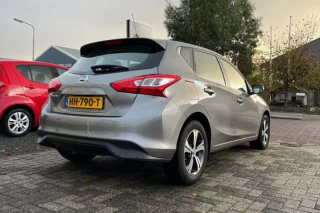 Nissan Pulsar (2015) thumbnail 4
