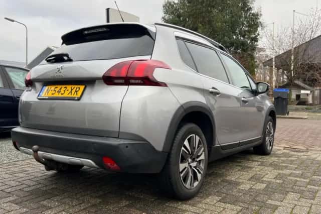 Peugeot 2008 (2019) thumbnail 4