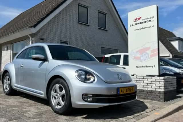 Volkswagen Beetle (2012) thumbnail 1