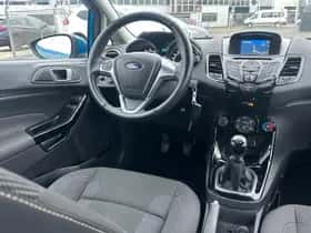 Ford Fiesta (2015) thumbnail 22