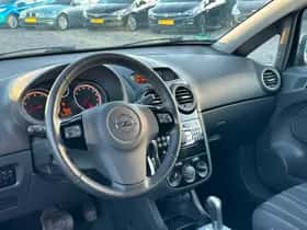 Opel Corsa (2010) thumbnail 2