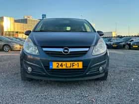 Opel Corsa (2010) thumbnail 5
