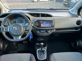 Toyota Yaris (2014) thumbnail 2