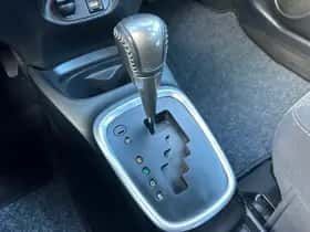 Toyota Yaris (2014) thumbnail 15
