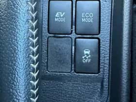 Toyota Yaris (2014) thumbnail 16
