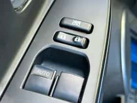 Toyota Yaris (2014) thumbnail 23