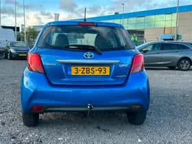 Toyota Yaris (2014) thumbnail 6