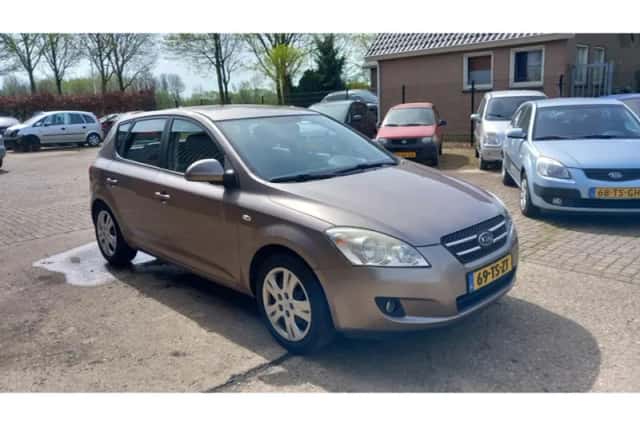 Kia Cee'd (2007) thumbnail 2