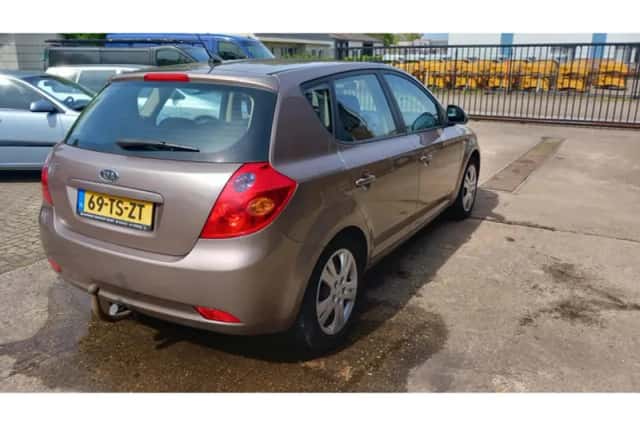 Kia Cee'd (2007) thumbnail 3