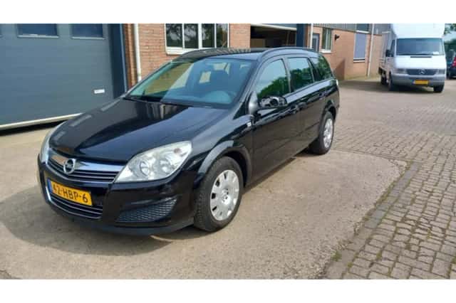 Opel Astra (2008) thumbnail 1