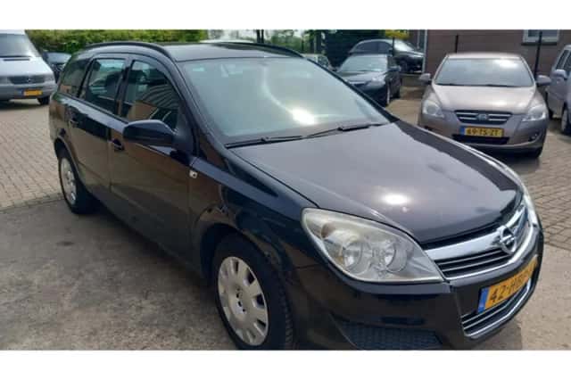 Opel Astra (2008) thumbnail 2