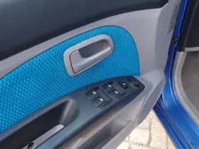 Kia Picanto (2004) thumbnail 6
