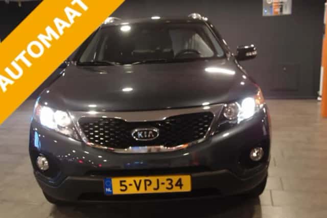 Kia Sorento (2011) thumbnail 1